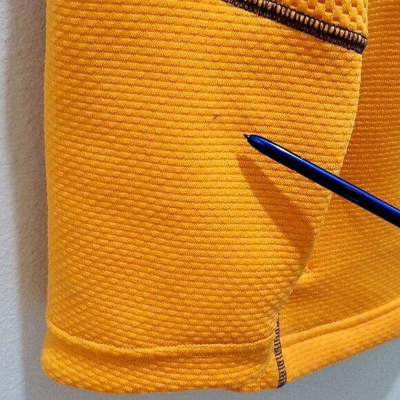 UNDER ARMOUR MAN'S 1/4 ZIP PULLOVER, Sz M, ORANGE, LOOSE FIT, POLYESTER - Picture 6 of 13